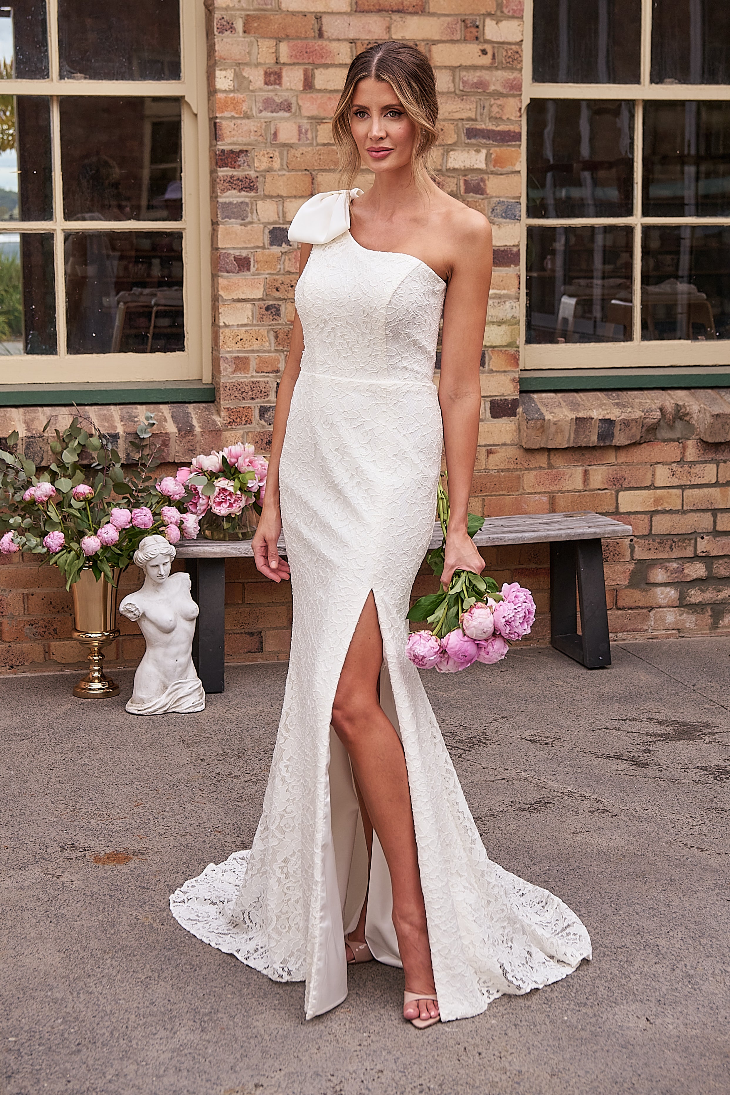 Sample size wedding dress sale | Honestweddingadvice.com Sample size wedding dress sale | Honestweddingadvice.com