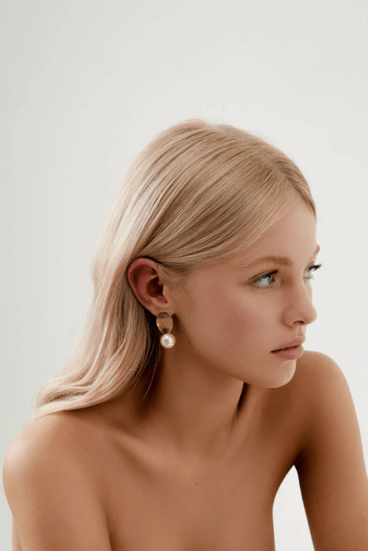 <hr id="null">Kallista Gold Pearl Drop Earrings