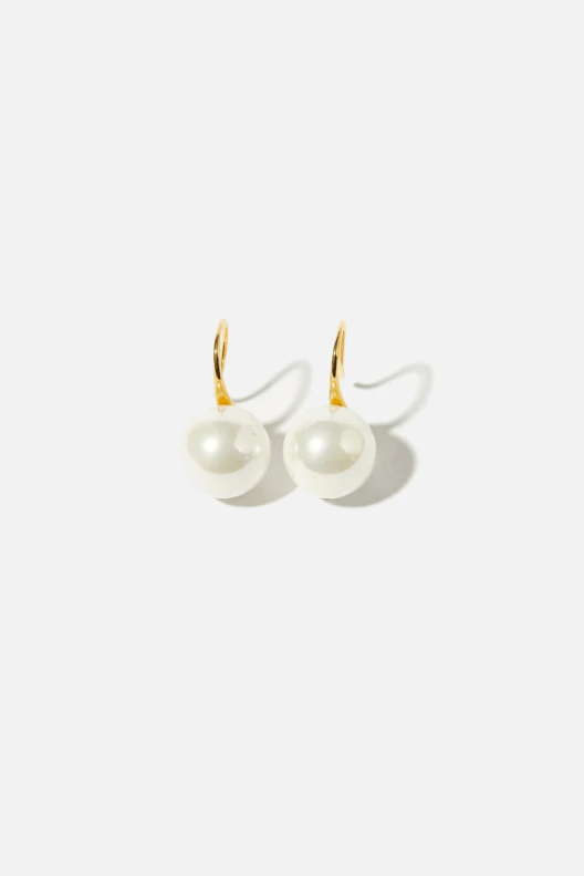 <hr id="null">Millie - Gold Single Pearl Earrings